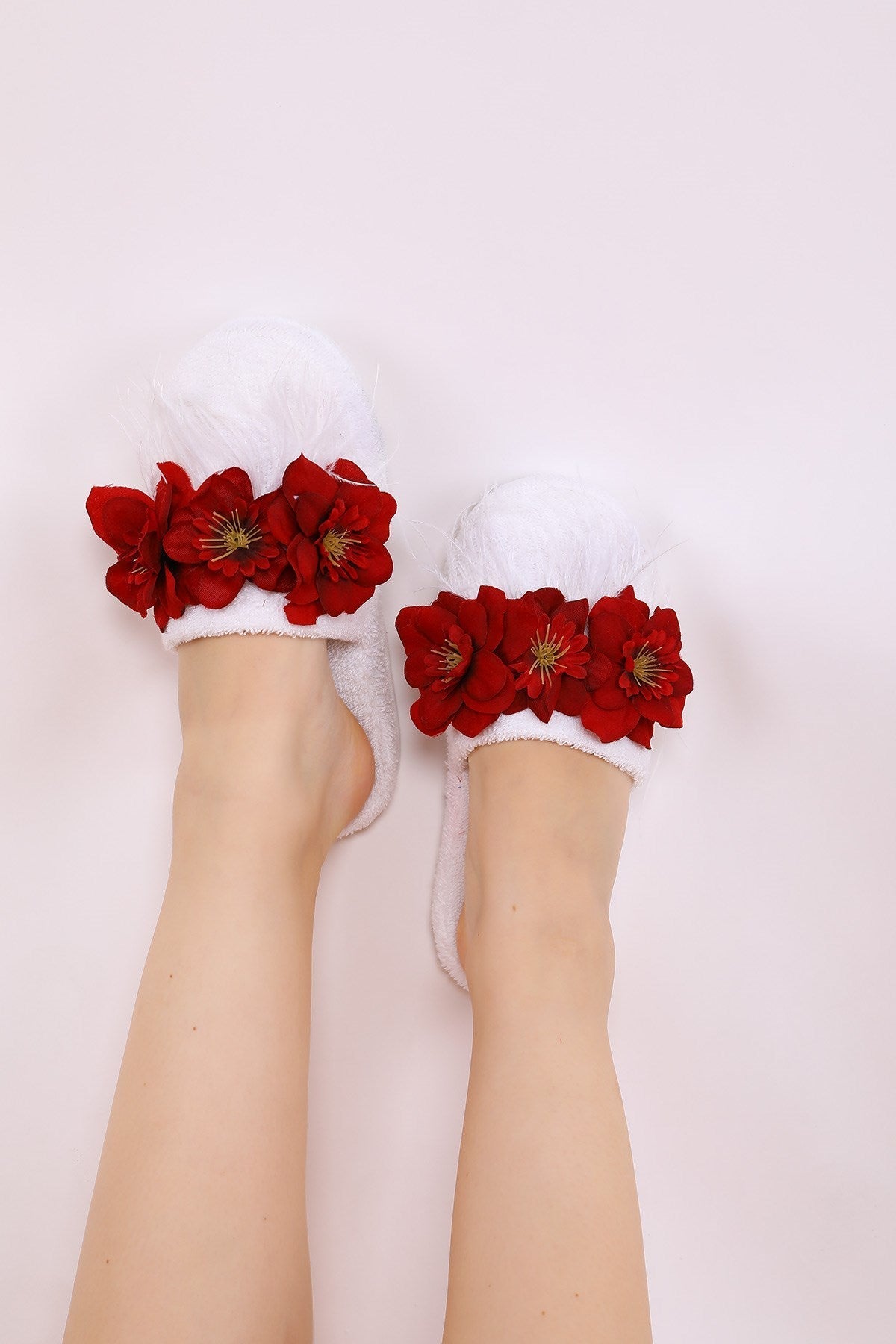 Lht 17056 Red Floral Pattern Feathered Maternity Slippers