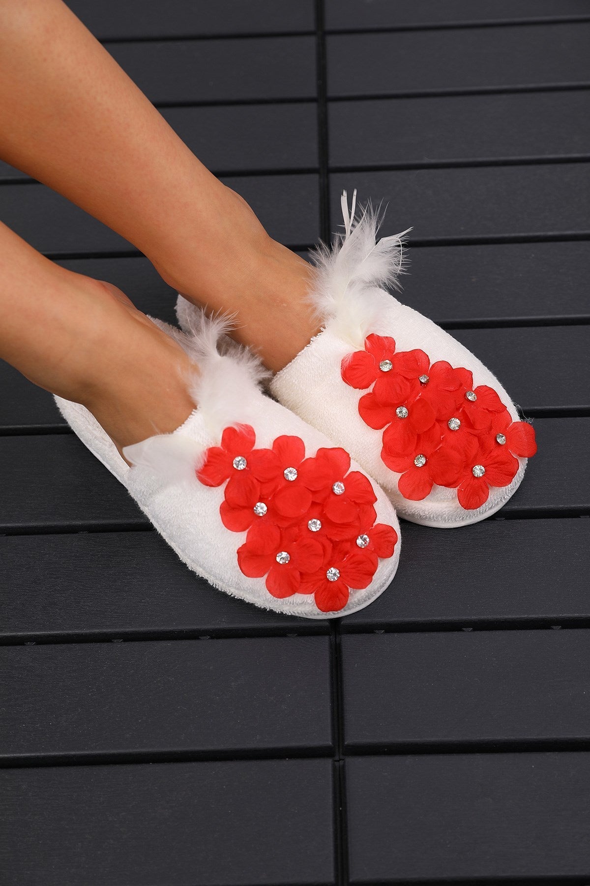 Lht 17070 Red Floral Pattern Pregnant Slippers
